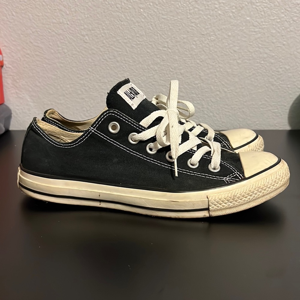 Men’s Converse Chuck Taylor Black Size 8.